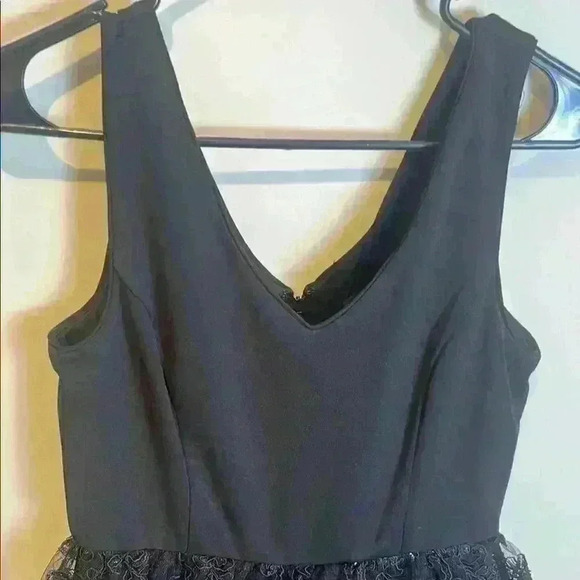 NWT Julia Jordan sz 4 Black sleeveless V-neck midi dress with ruffled lace - Picture 4 of 6